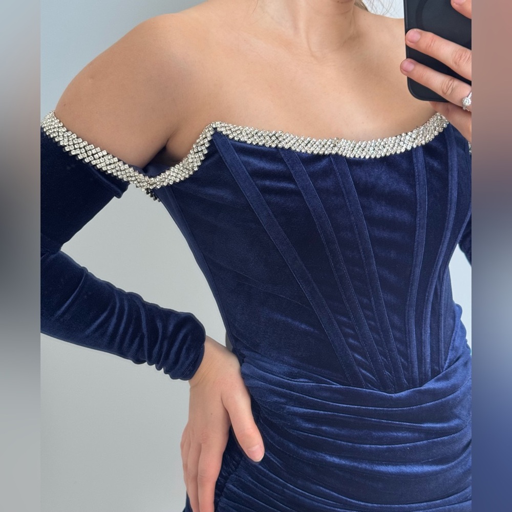 MISS CIRCLE DRESS - Picture 3 of 8